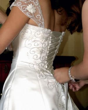 wedding photography tips - bride dress