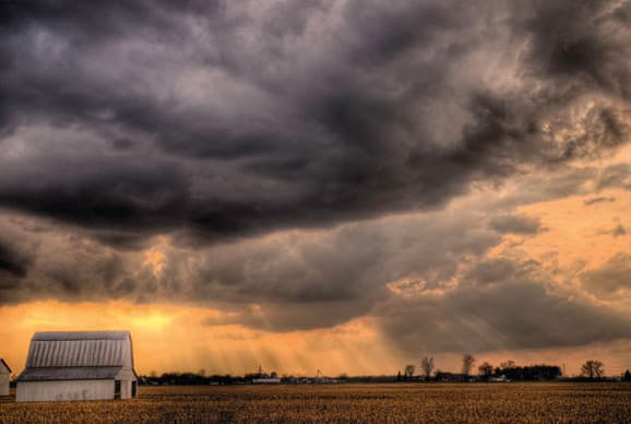 How to shoot HDR photography - Storm